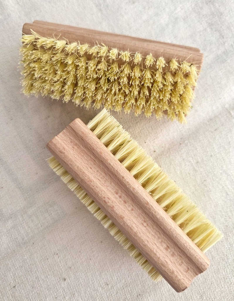 Cepillo uñas Infantil madera haya suave